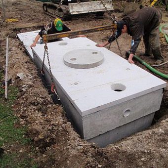 Szamba betonowe – zalety, prawidłowa lokalizacja i konserwacja